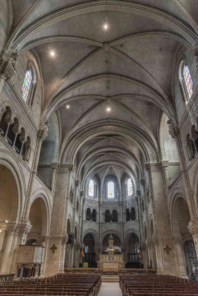 Francia - Nimes 010 - catedral de Saint Castor de Nimes.jpg